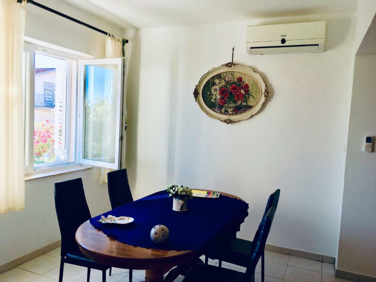 Apartmani Nina Шибеник Екстер'єр фото