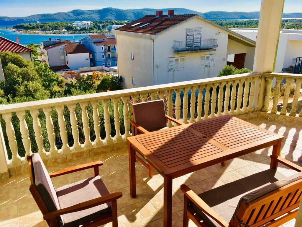 Apartmani Nina Шибеник Екстер'єр фото